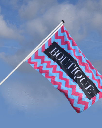 Drapeaux avec mât de façade